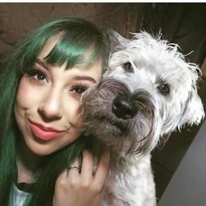 Meet your Posher, Briana